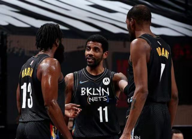 前广州队球员张志雄 白余涛加盟重庆铜梁龙（两名前广州队球员张志雄、白余涛转投重庆铜梁龙）