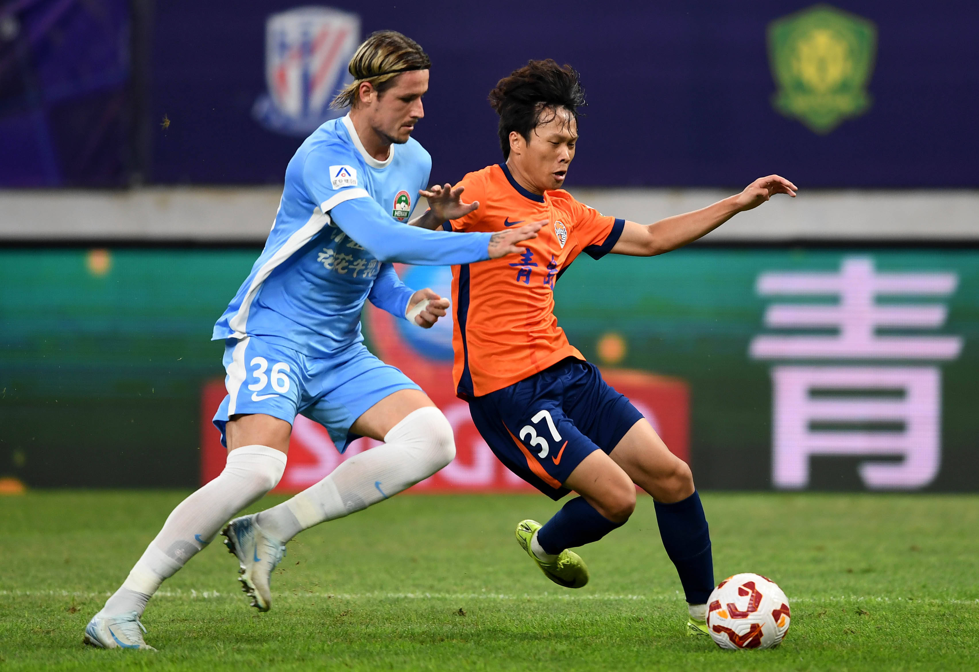 近15年谷歌每年搜索量最高球员：C罗10次断崖领先，梅西仅1次（过去15年谷歌年度最热球员：C罗10度领跑，梅西仅一次）