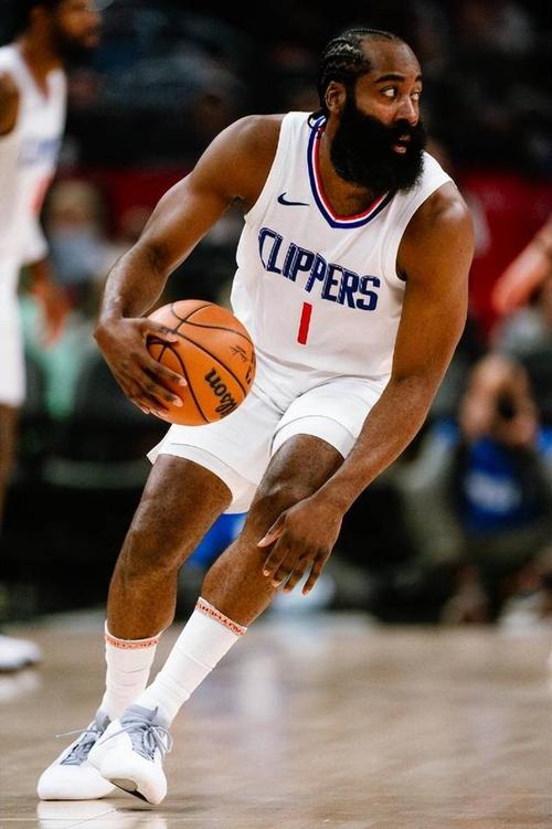 伯纳乌，皇马开出的条件确实诱惑力很大（伯纳乌见证：皇马的条件诱惑十足）