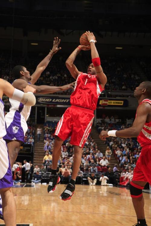 加拉塔萨雷0-1圣吉罗斯联合，普罗米斯-戴维制胜，云亚伊染红（圣吉罗斯联合1-0力克加拉塔萨雷，普罗米斯-戴维建功，云亚伊被罚下）