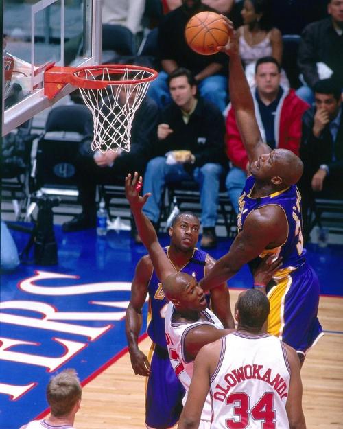 迈阿密国际获得第30届美职联总冠军，是第十六支夺冠球队（迈阿密国际加冕美职联第30届总冠军，成为史上第16支冠军球队）