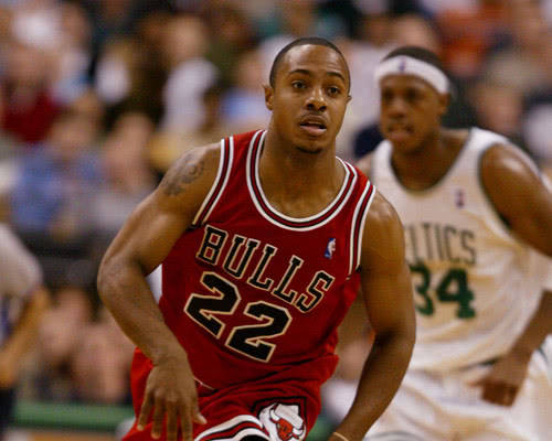 意甲最新积分战报：两大强队落败，榜首易主，争冠形势乱了（意甲积分榜更新：两强失利，榜首易位，争冠格局洗牌）