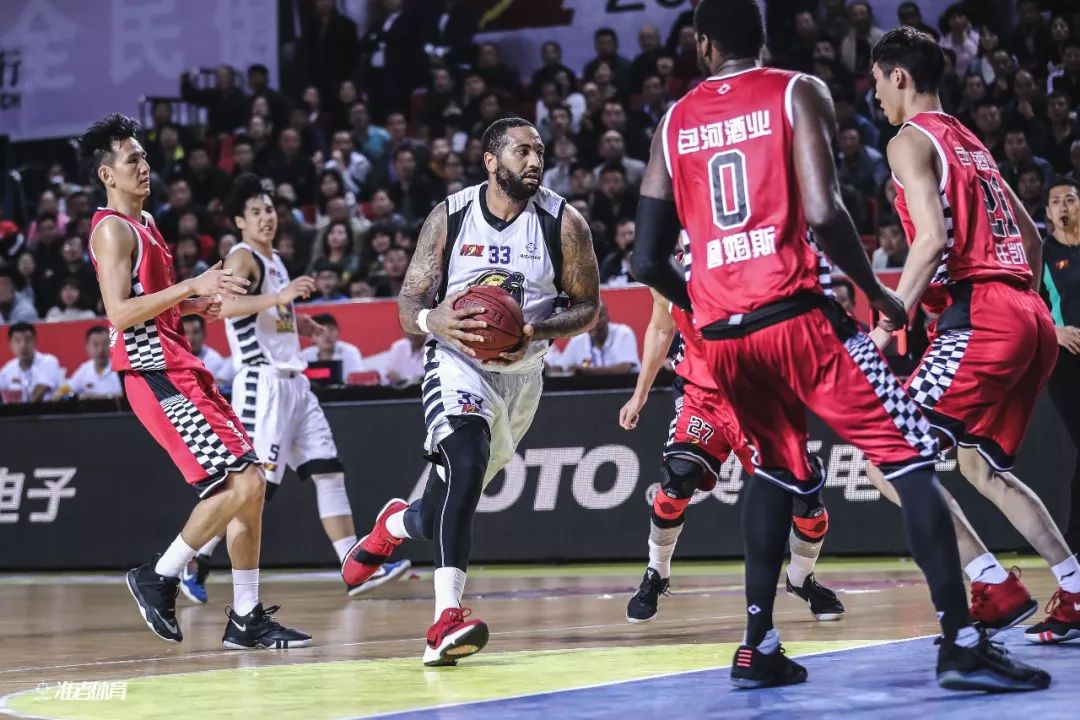 莫德里奇在对阵拉齐奥的比赛中踢满全场，Sofac...（莫德里奇对阵拉齐奥打满全场，SofaScore评分出炉）